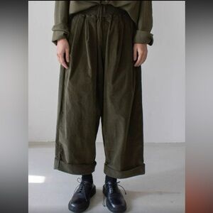 Olive Green velvety relaxed cropped pants